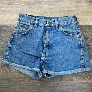 ARITZIA WRANGLER SHORTS